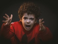 海南心理咨询：小孩脾气暴躁，父母可以怎么应对？